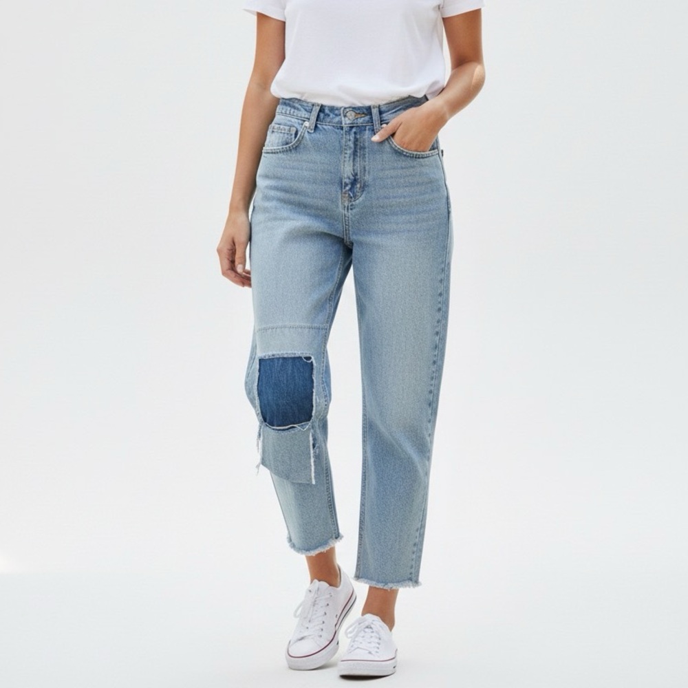 Oak + Fort Patch Knee Raw Hem Light Wash Mom Jeans Size S